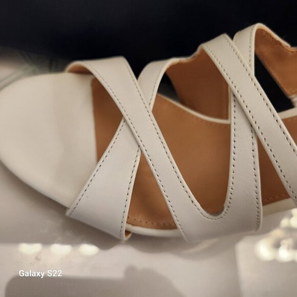 Cole Haan Size 8.5 Alyse Heeled White 3" Sandals. NIB. Size 8 - Picture 2 of 11